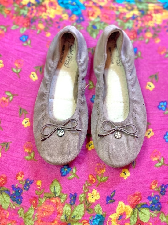 Faded Glory Shoes - Faded Glory Faux Suede Gray Ballet Flats Round Toe Bow Memory Foam Women’s 7.5
